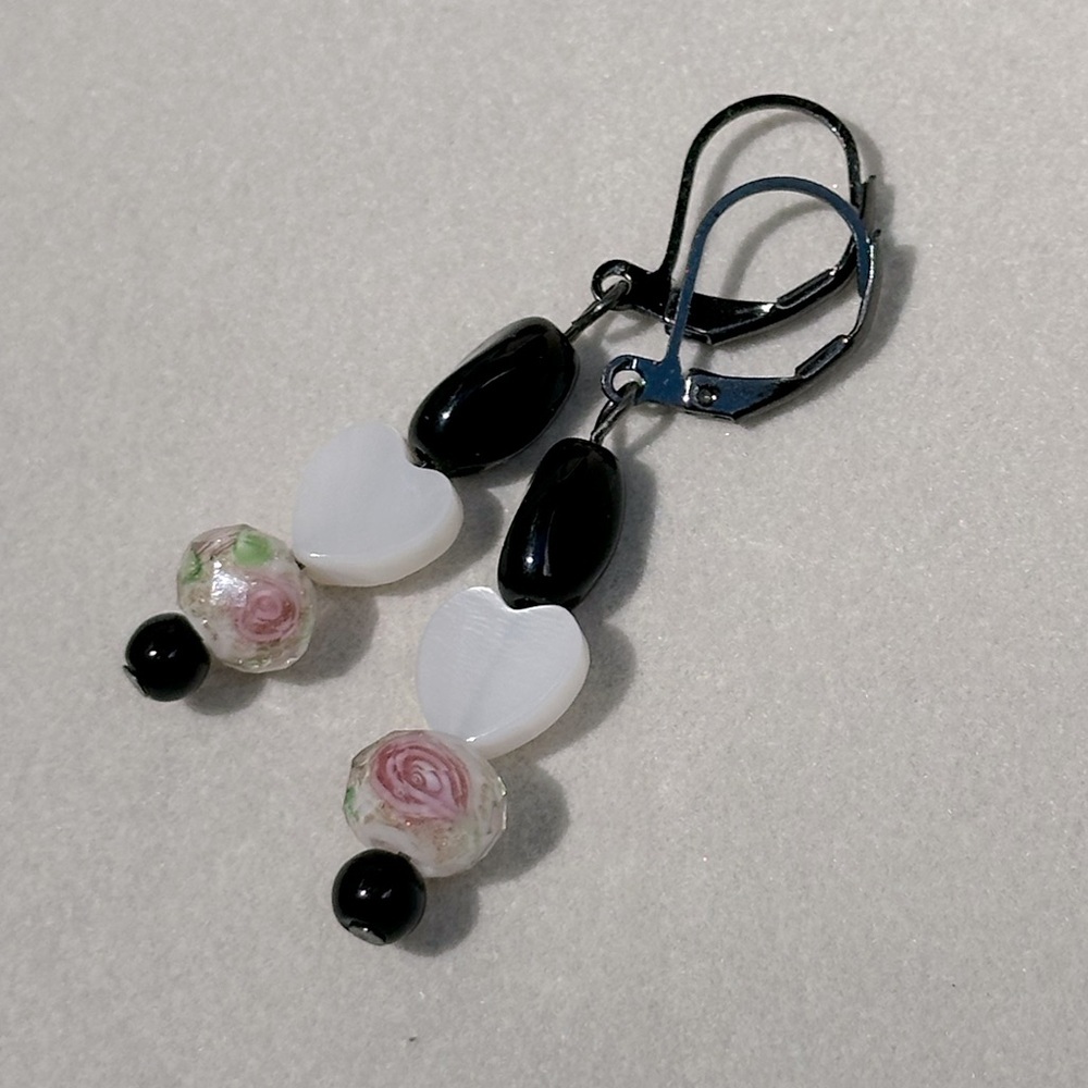 Handmade Black & White Heart Lever Back Earrings Hematite Finish Rose Beads - Picture 4 of 6
